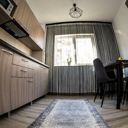 Tania Apartament Oradea Buitenkant foto