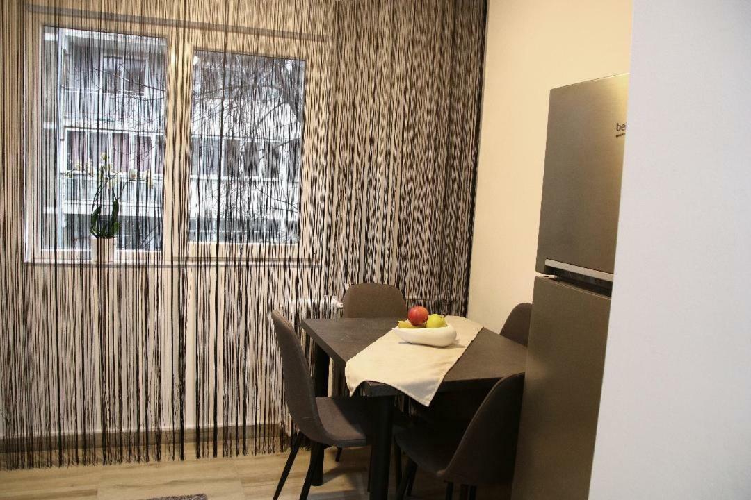 Tania Apartament Oradea Buitenkant foto