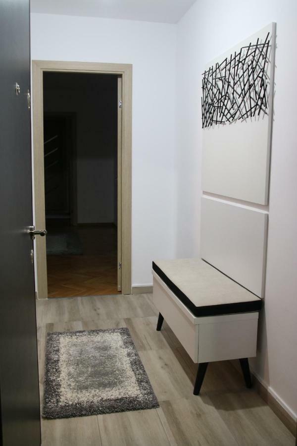 Tania Apartament Oradea Buitenkant foto