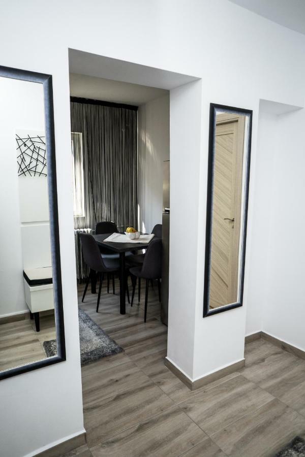 Tania Apartament Oradea Buitenkant foto