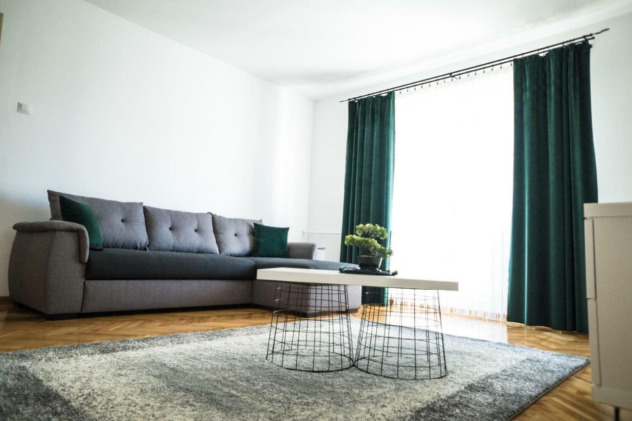 Tania Apartament Oradea Buitenkant foto