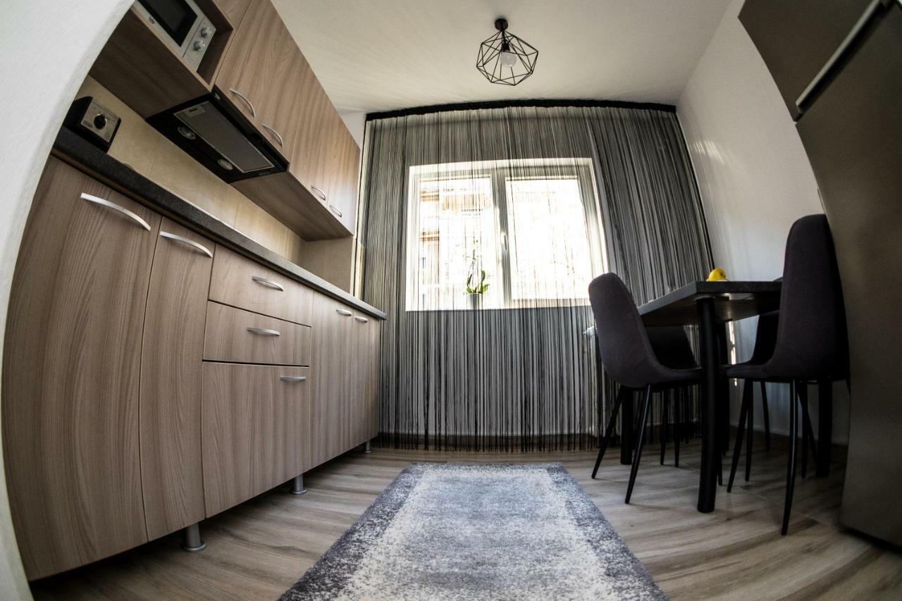 Tania Apartament Oradea Buitenkant foto