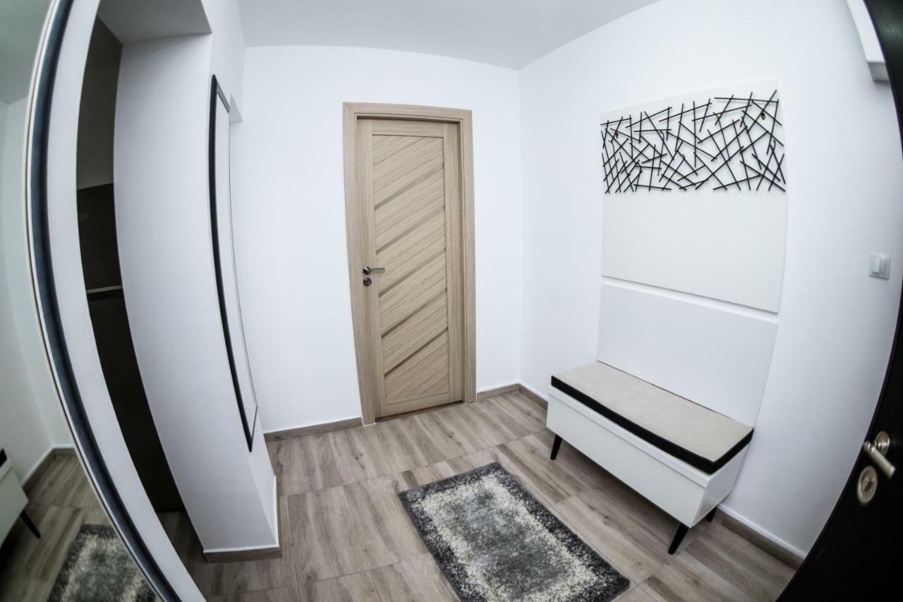 Tania Apartament Oradea Buitenkant foto